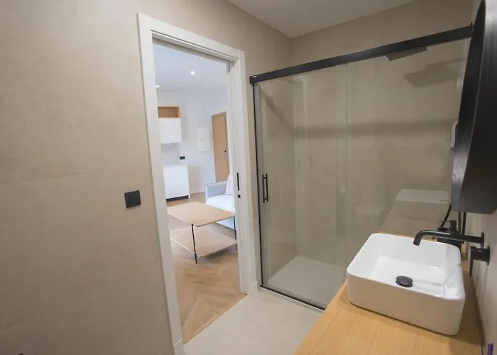 Oikos Turisticos * Монестерио